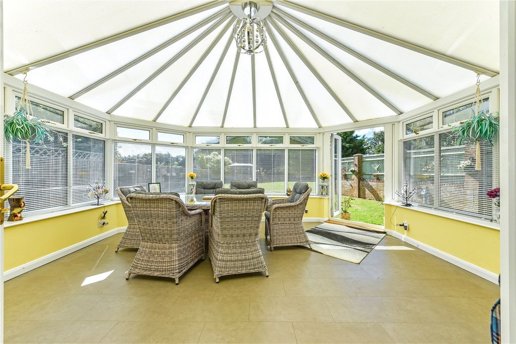Property photo 3 of 20 Conservatory