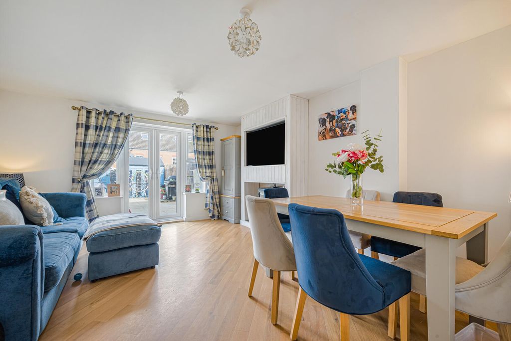 Property photo 3 of 9 Living Room