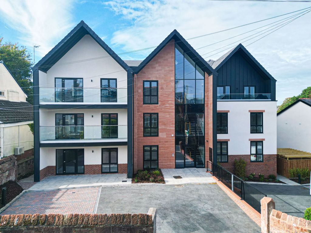 Property photo 1 of 19 Photo 17