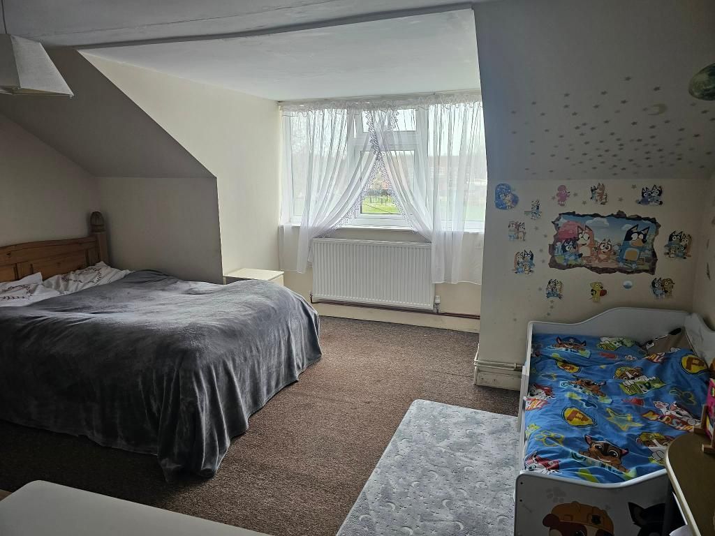 Property photo 3 of 16 Flat 2 Bedroom