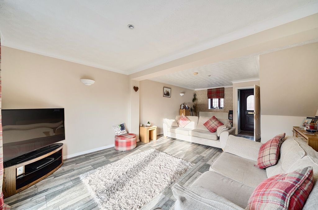 Property photo 2 of 20 137285217690338379816A