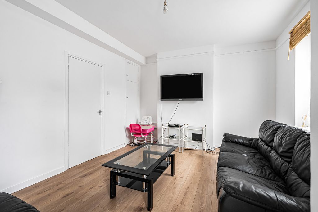 Property photo 2 of 18 Reception Room