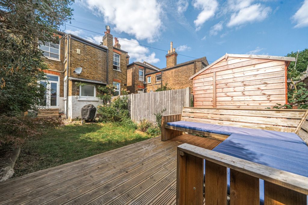 Property photo 2 of 17 Picture No. 29