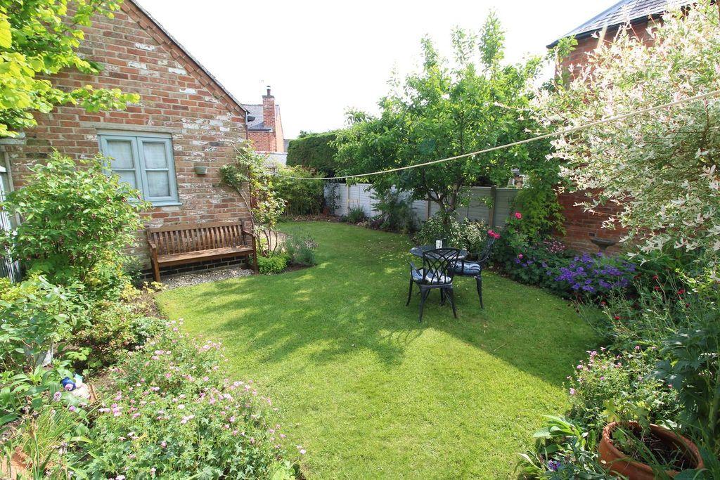 Property photo 2 of 23