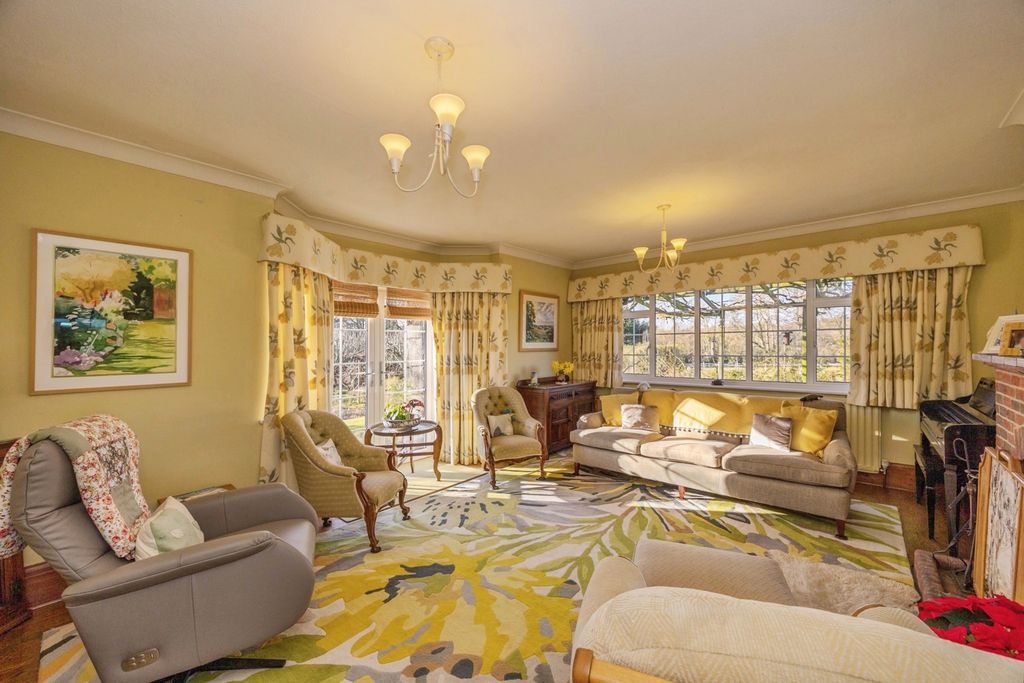 Property photo 2 of 22 Pbox-Img.Jpg