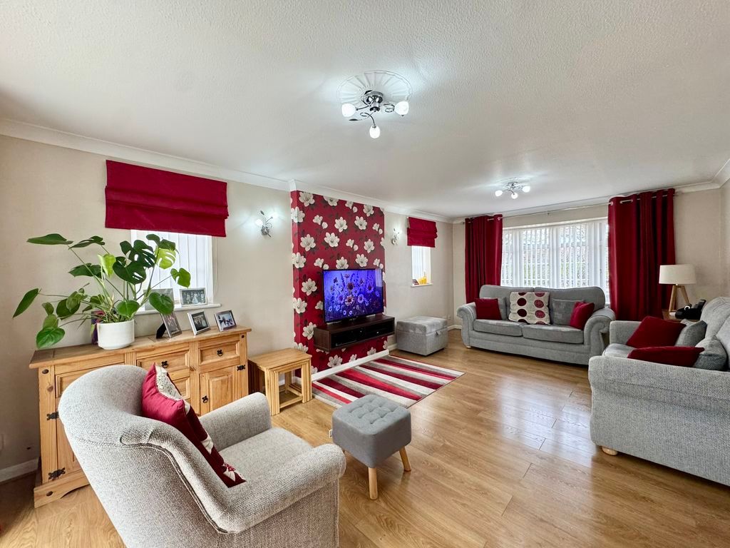 Property photo 2 of 34 Photo 13