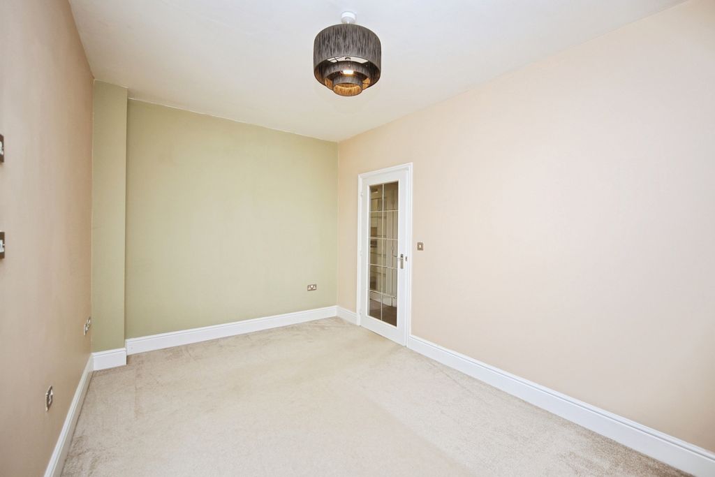 Property photo 3 of 17 Pbox-Img.Jpg
