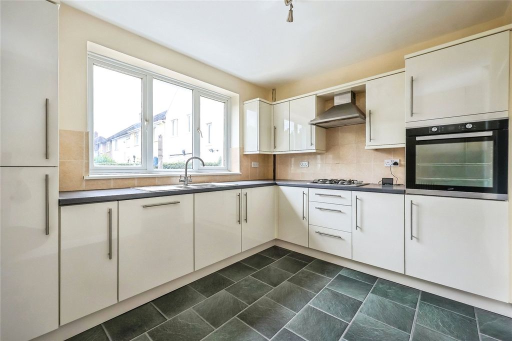 Property photo 2 of 20 Kitchen