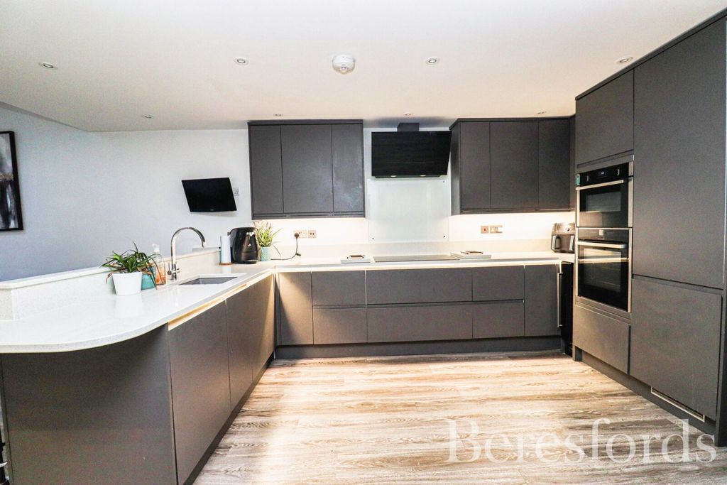 Property photo 2 of 22 Picture 2