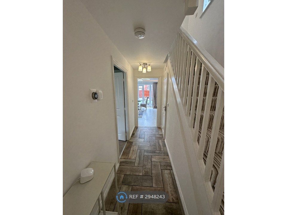 Property photo 2 of 22 Hallway Ground Floor