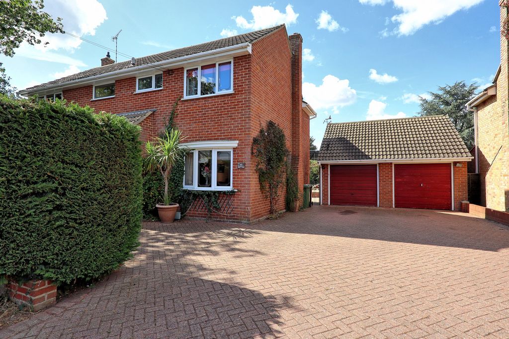 Property photo 2 of 37