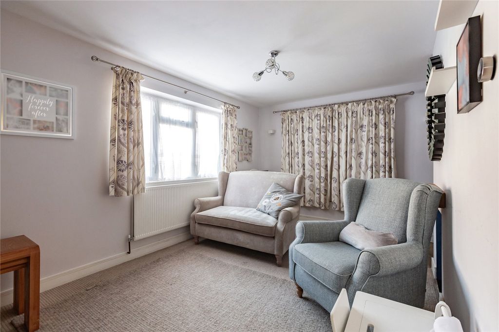 Property photo 3 of 18 Living Room