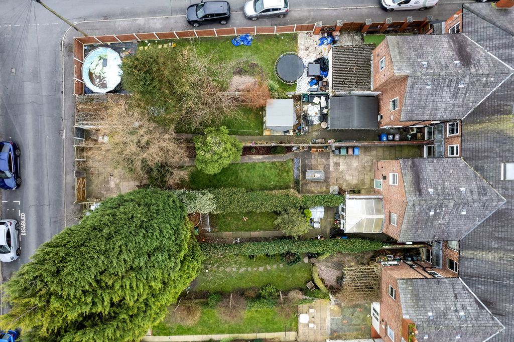 Property photo 2 of 28