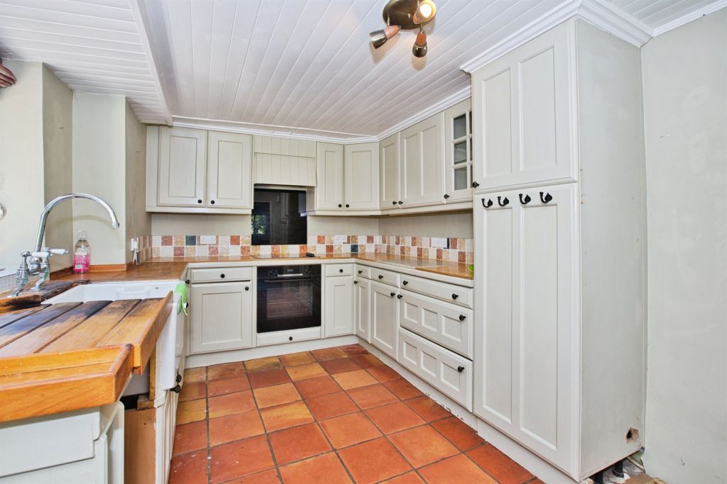 Property photo 3 of 24