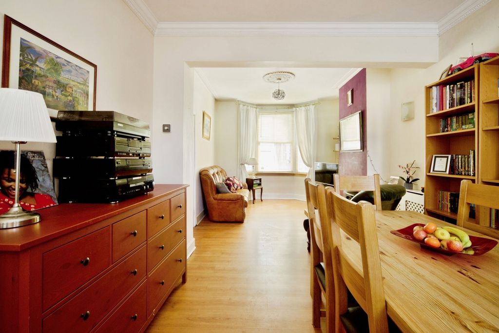 Property photo 2 of 20 Pbox-Img.Jpg