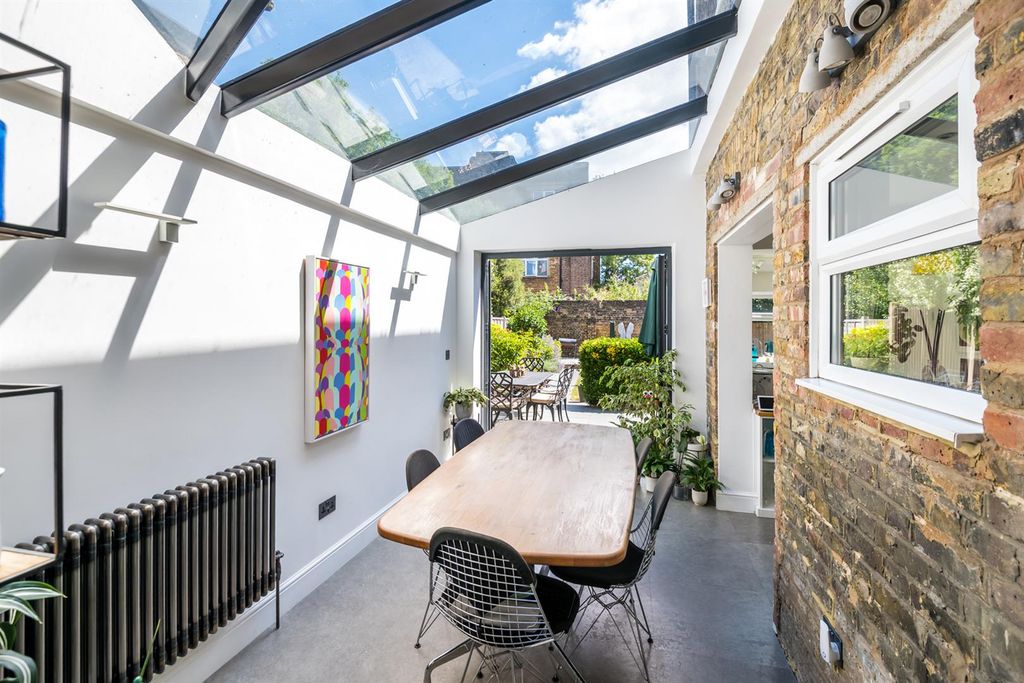Property photo 2 of 25 13 Alpha Street-12.Jpg