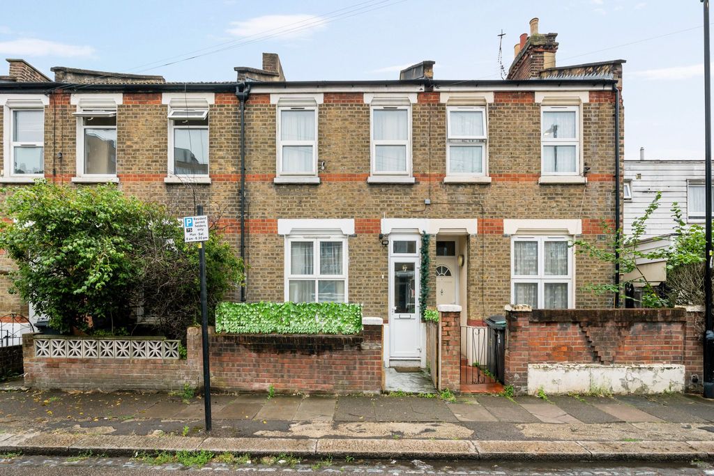 Property photo 1 of 12