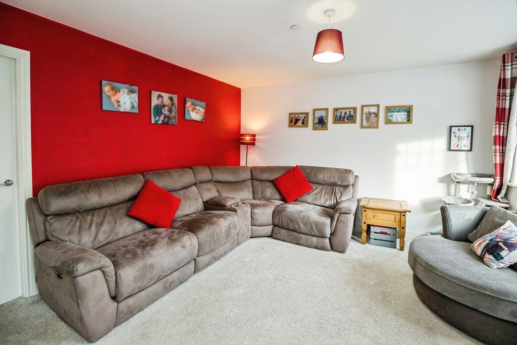 Property photo 2 of 15 Pbox-Img.Jpg