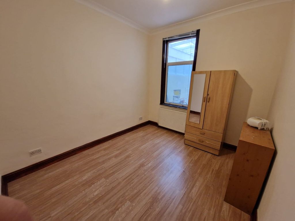 Property photo 3 of 11 Gallery