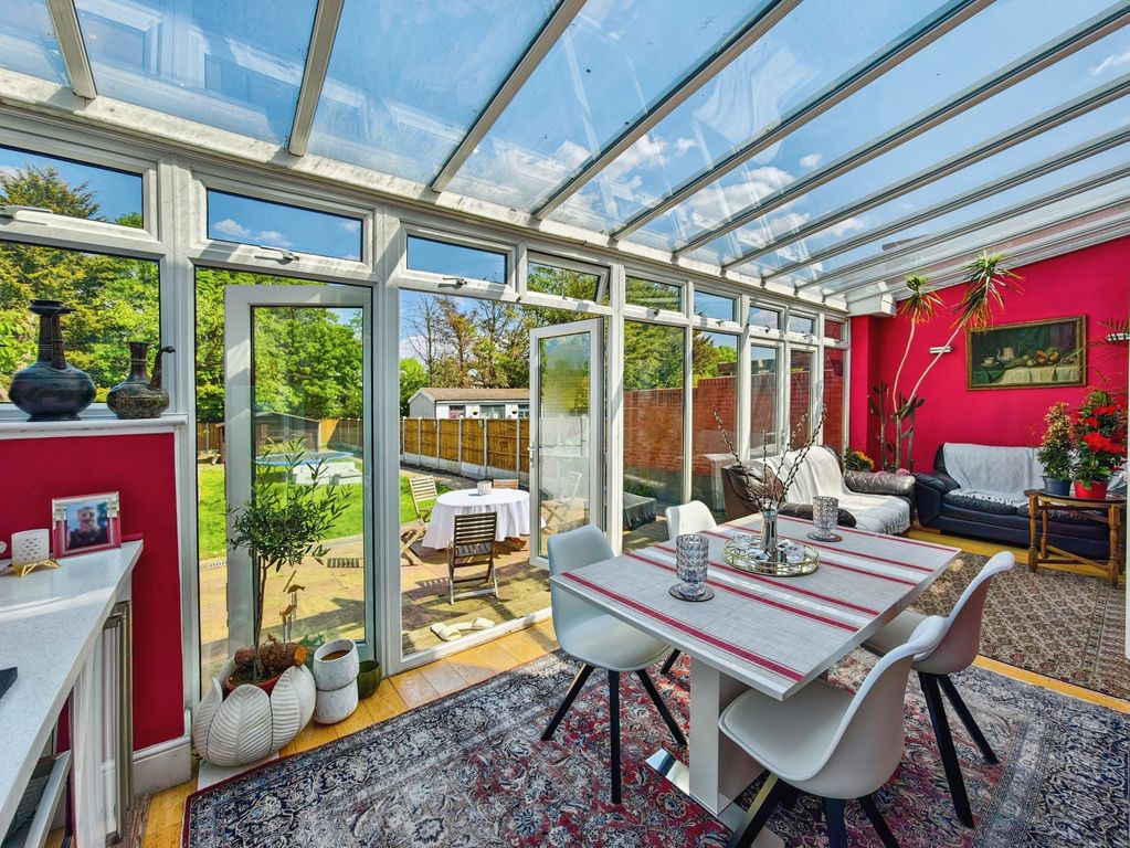 Property photo 3 of 21 Conservatory