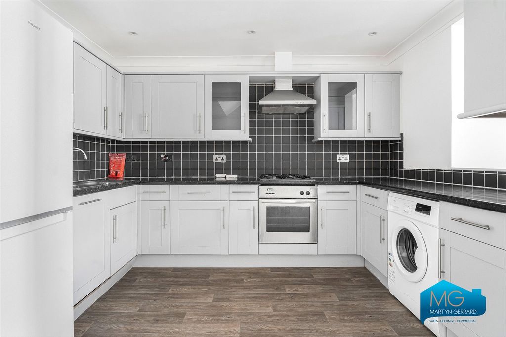 Property photo 2 of 20 Picture No. 17