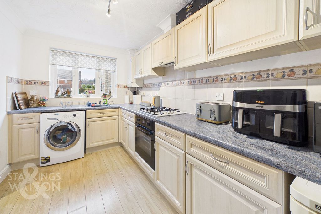 Property photo 3 of 16