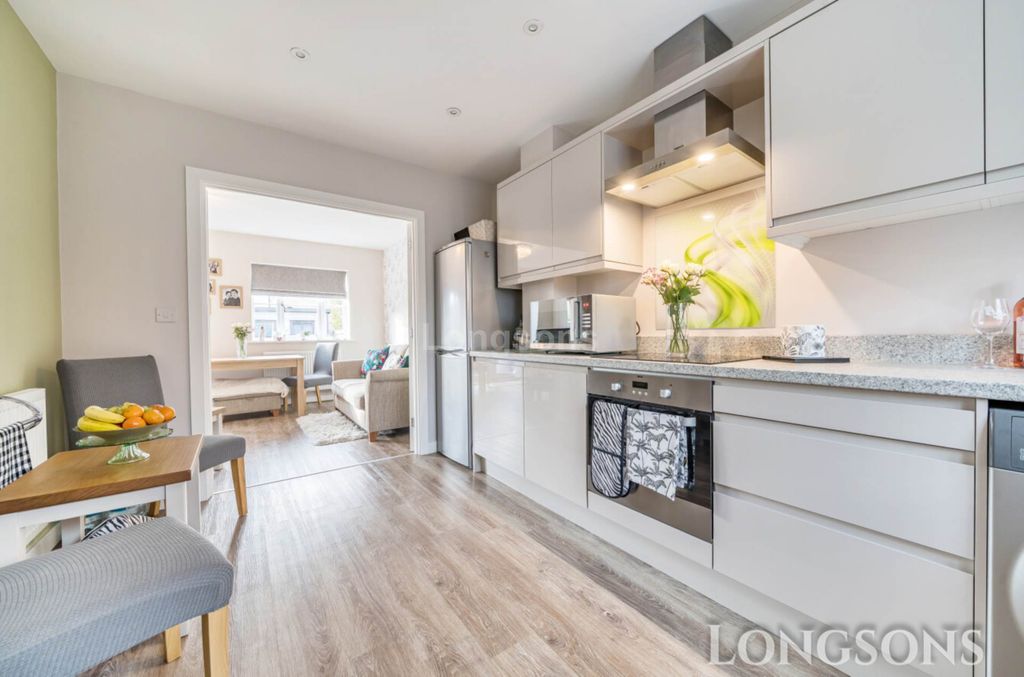 Property photo 3 of 19