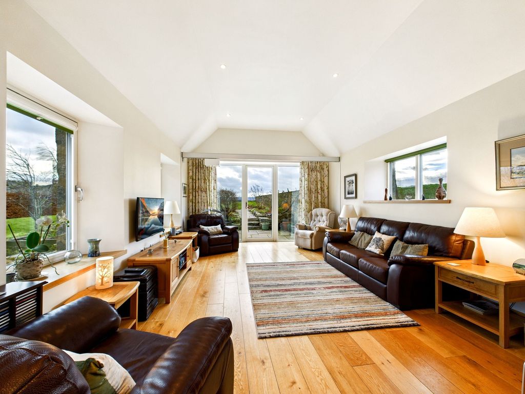 Property photo 3 of 28