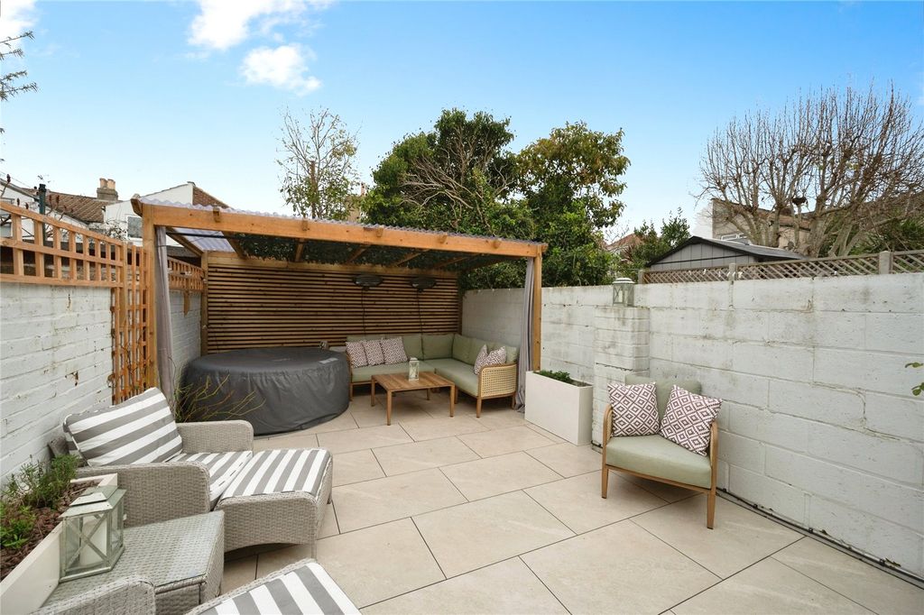 Property photo 3 of 19 Picture No. 07