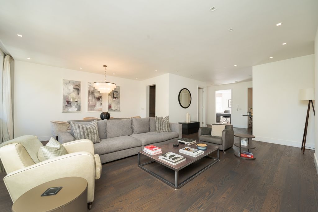 Property photo 1 of 19 Cadogan Sqaure 50...