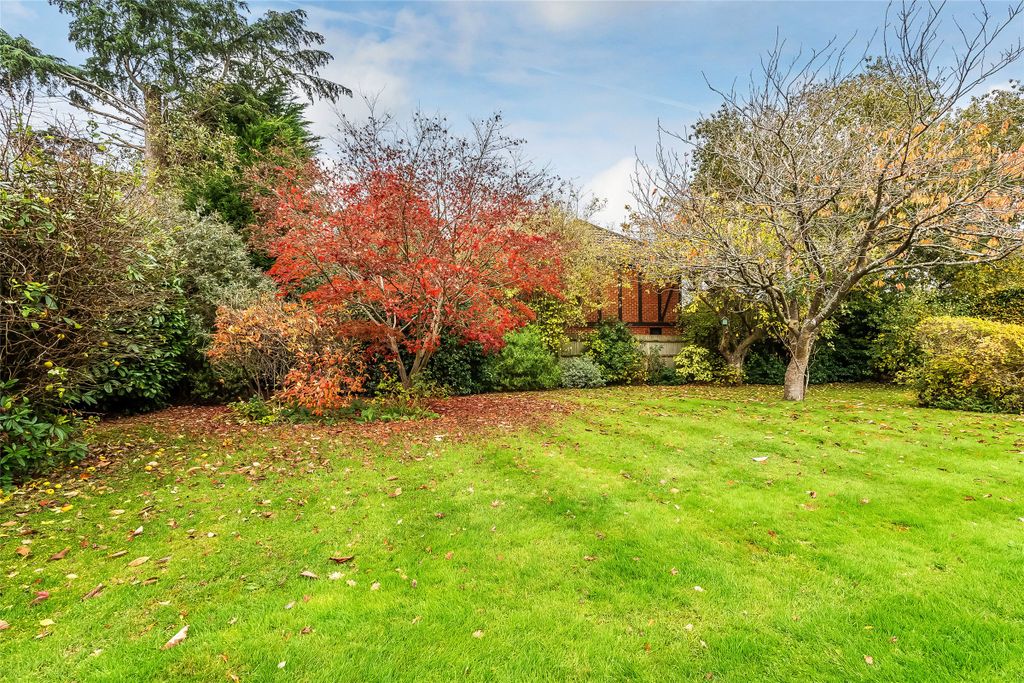 Property photo 2 of 17 Picture No. 11