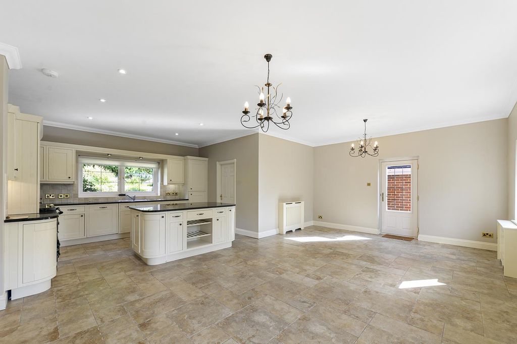 Property photo 2 of 35 Fulbrook10.Jpg