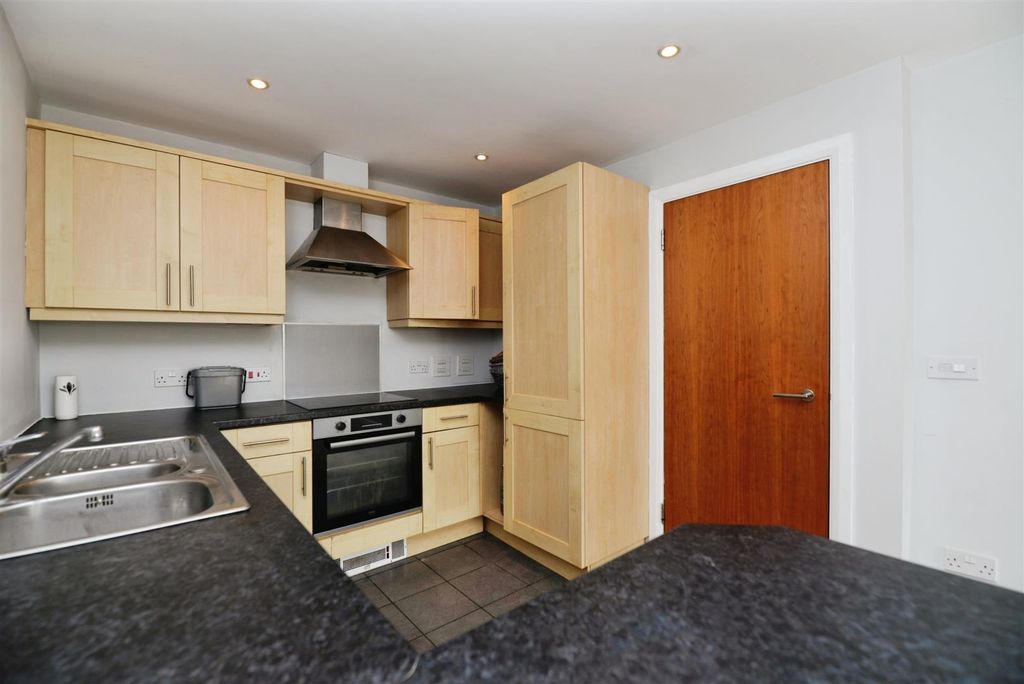 Property photo 2 of 14 Fcd17998-Kitchen..Jpg