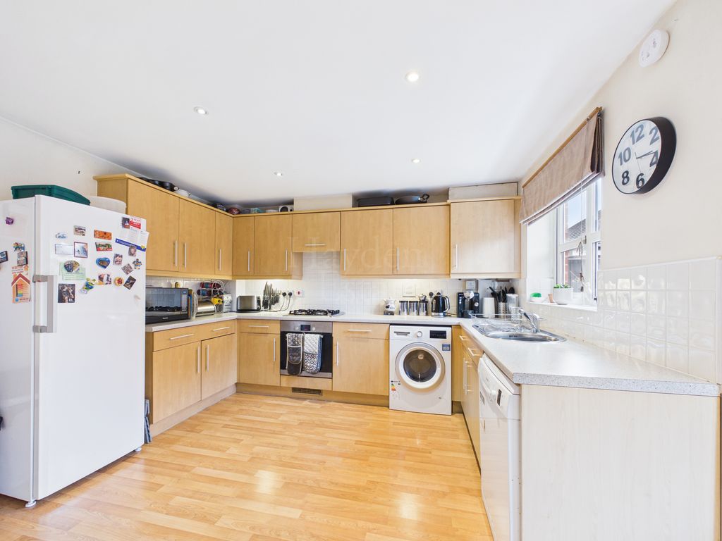 Property photo 3 of 16