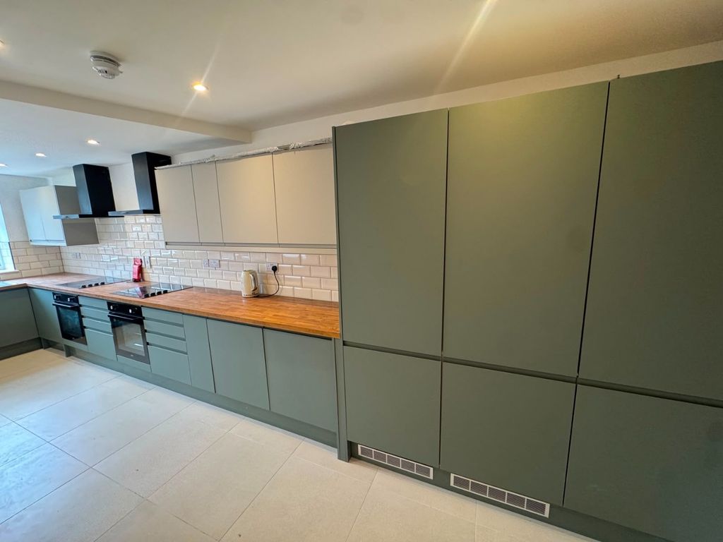 Property photo 2 of 19 5386512