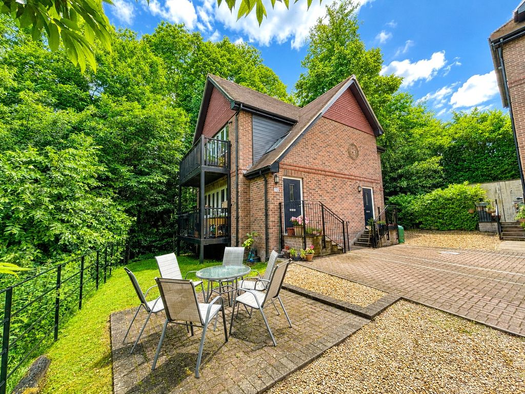 Property photo 1 of 12 Picture No. 17