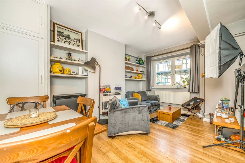 Property photo 3 of 7