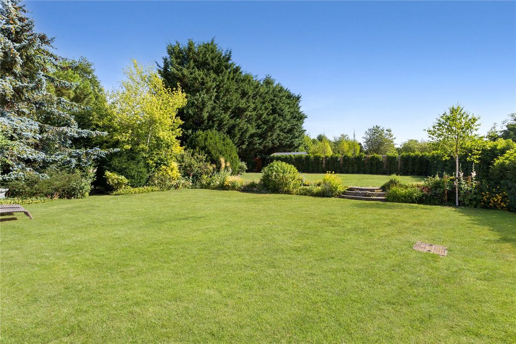 Property photo 3 of 26 Garden