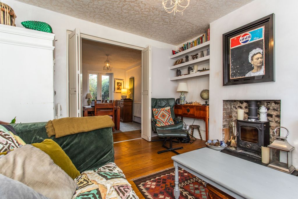 Property photo 2 of 30 14 Temple Street31