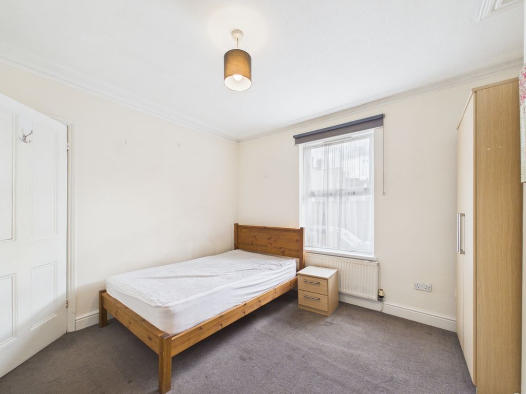 Property photo 2 of 8 Cam01740G0-Pr0554-Still001