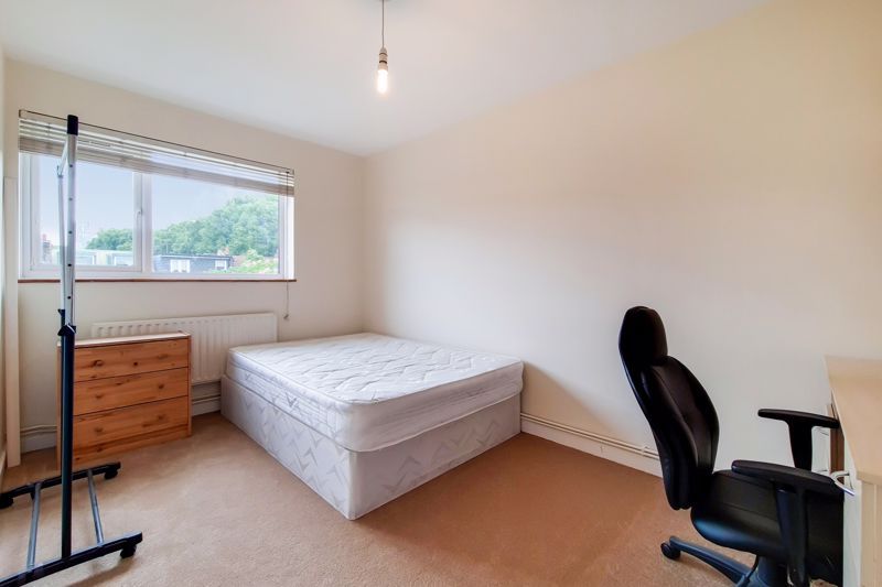 Property photo 3 of 12 Photo 8