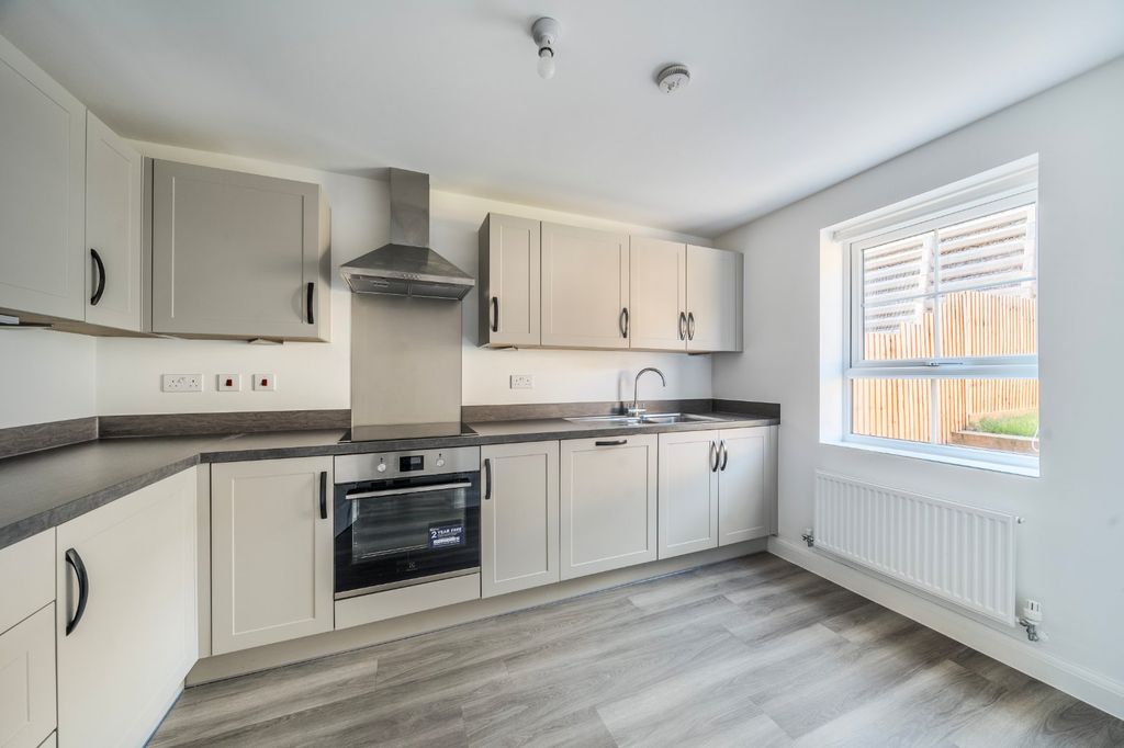 Property photo 2 of 24 Picture No. 75