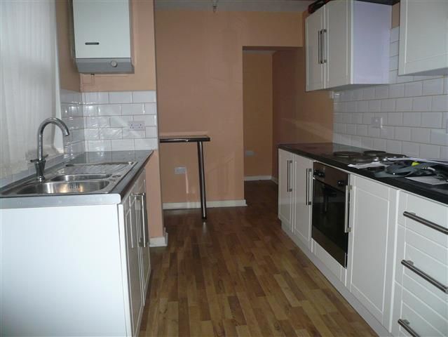 Property photo 2 of 8 Kitchen