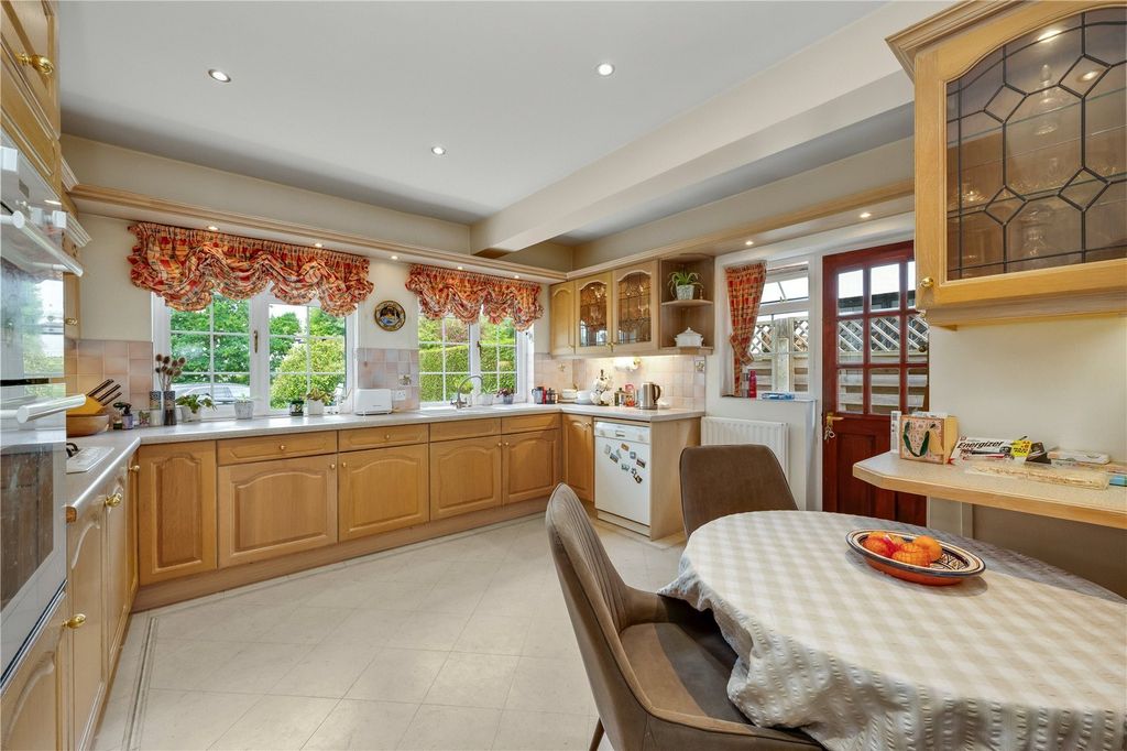 Property photo 2 of 13 Kitchen/B'fast Room