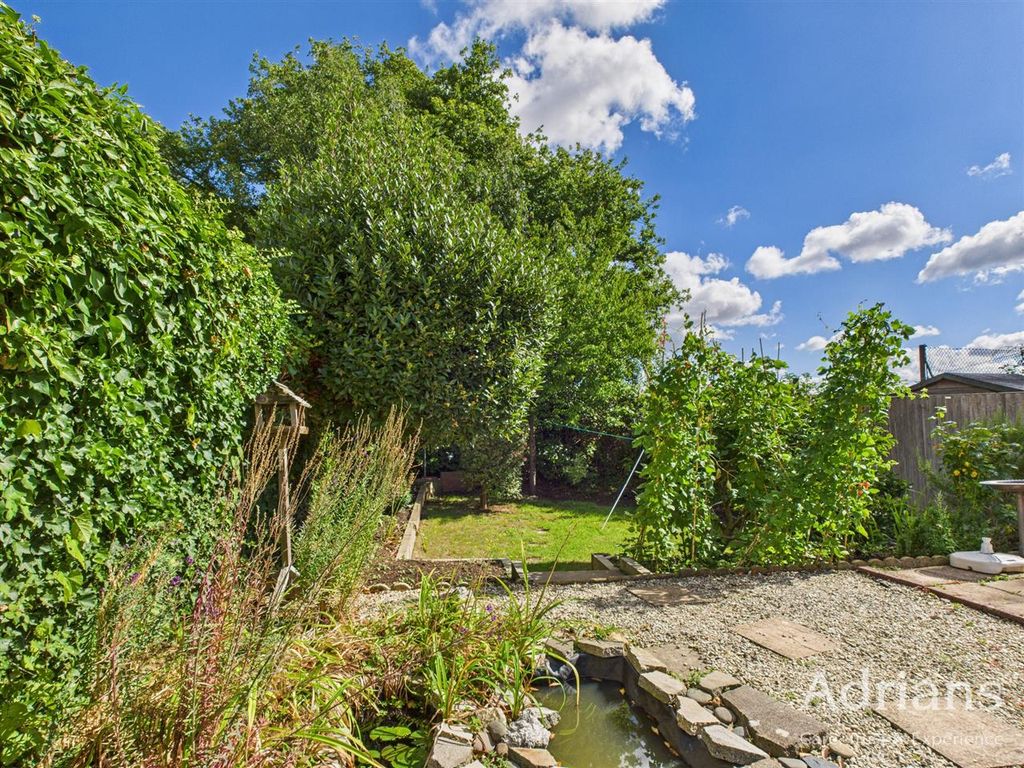 Property photo 2 of 27