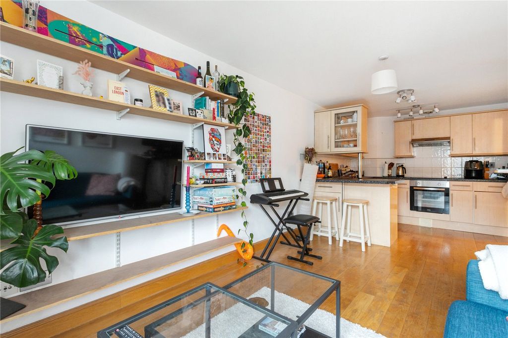 Property photo 3 of 12 Picture No. 11