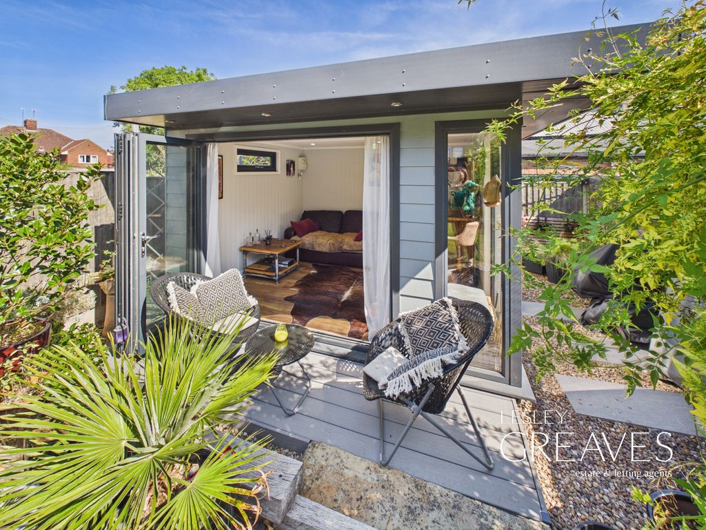 Property photo 3 of 18 Garden Room
