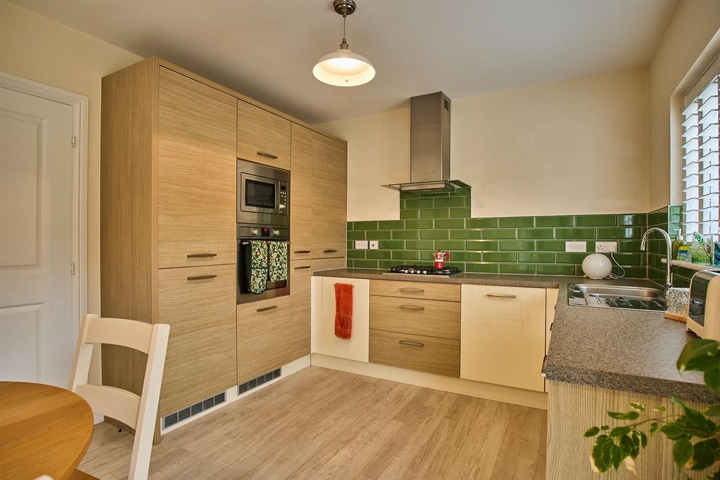 Property photo 2 of 17 Kitchen/Dining Room