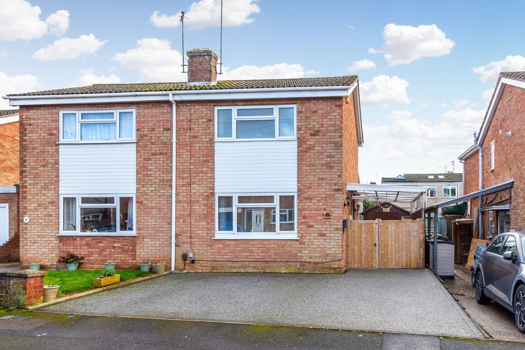 Property photo 1 of 11 Front