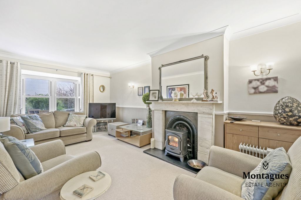 Property photo 1 of 23 Photo 18